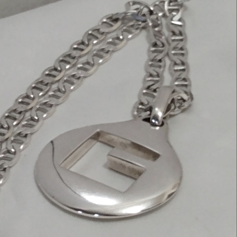 Gucci Sterling Silver Square G Motif Pendant Necklace - Picture 9 of 16